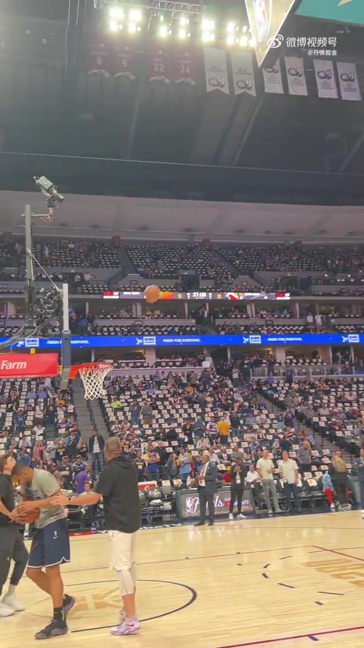 再冲一把FMVP赛前穆雷中场三分负角度 一气呵成