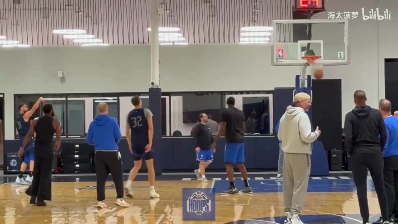 相差十四年的状元弗拉格与欧文合练现场